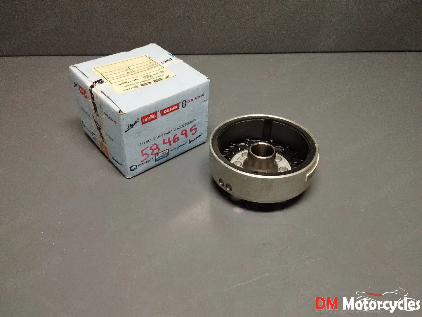 Piaggio genuine new liberty x8 flywheel pn 584695