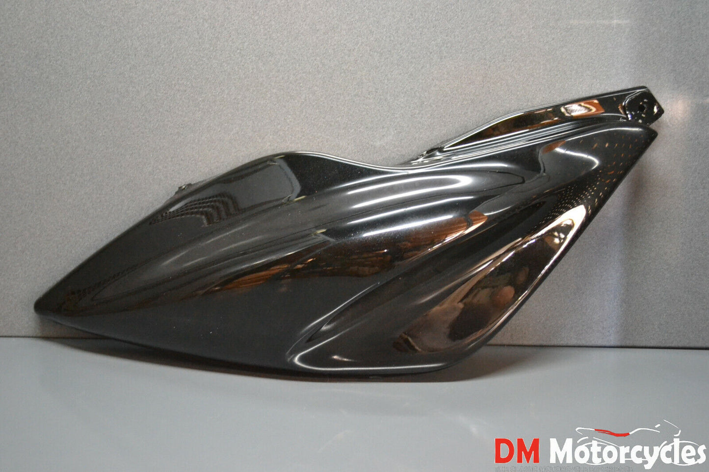 Yamaha genuine new yq50 aerox 50 2004 rh side tail cover pn 5br-f1741-03-4b