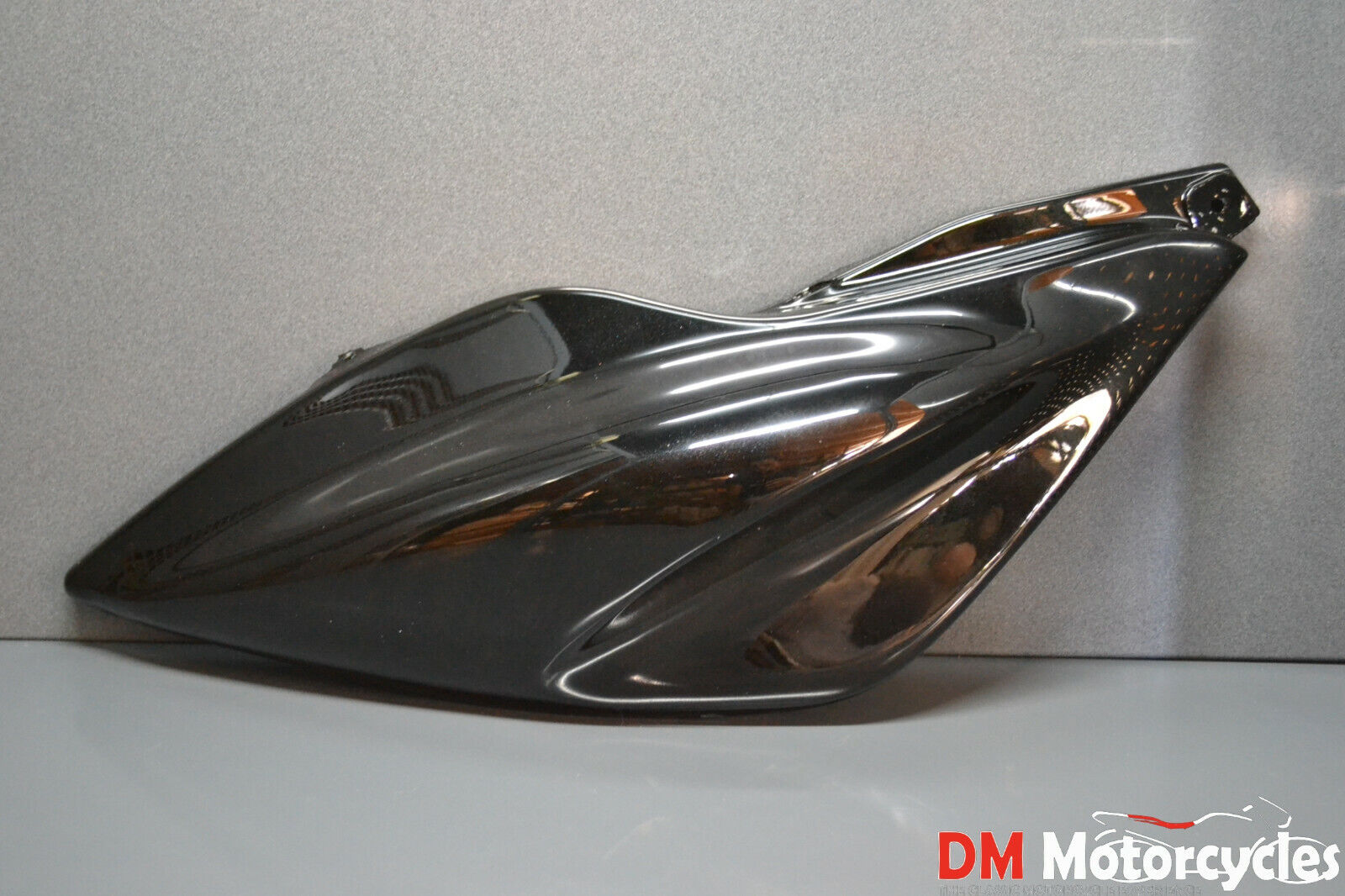 Yamaha genuine new yq50 aerox 50 2004 rh side tail cover pn 5br-f1741-03-4b
