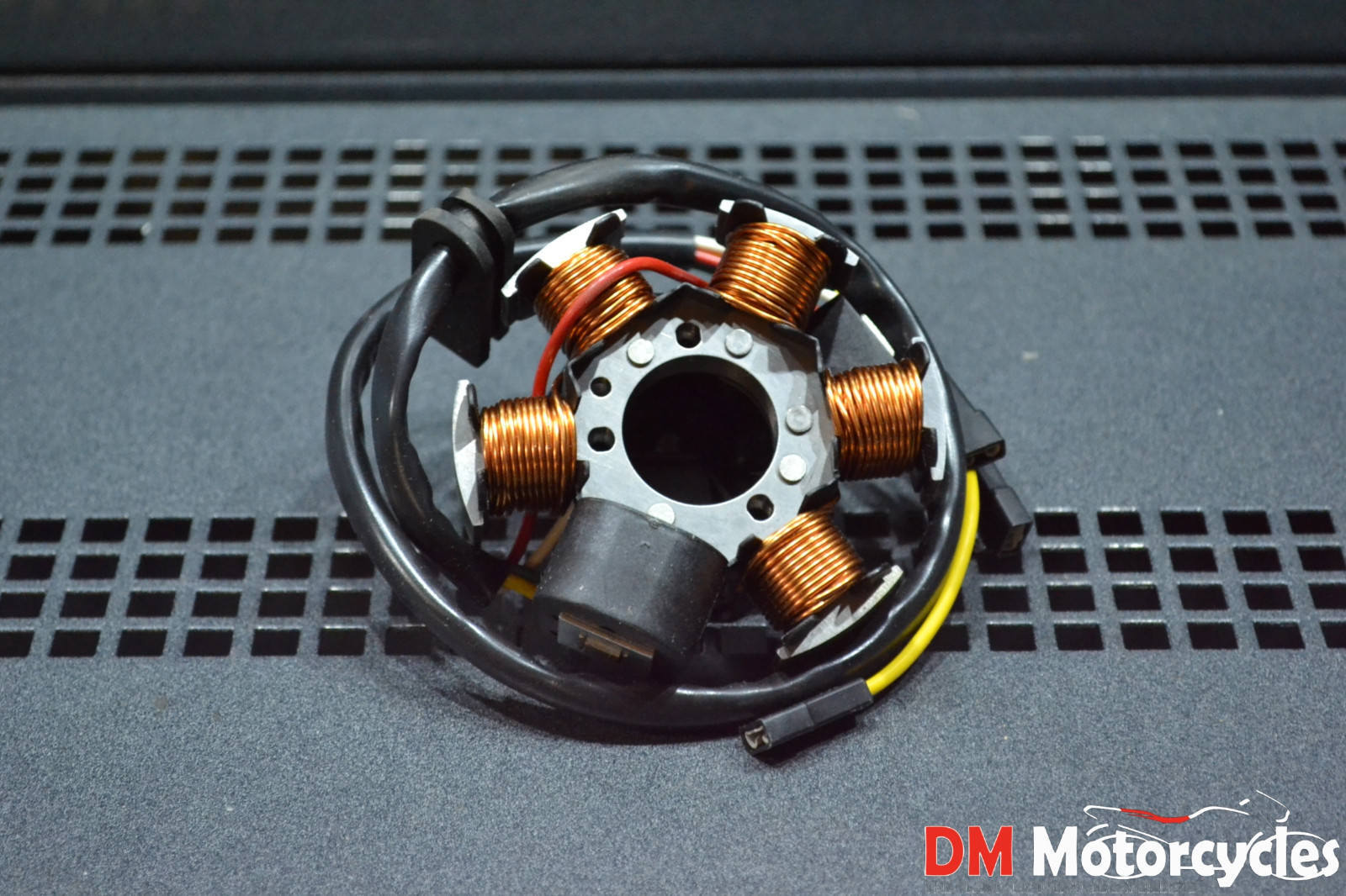 Derbi genuine new gpr 50 1997 - 2000 alternator stator pn 00h03302701