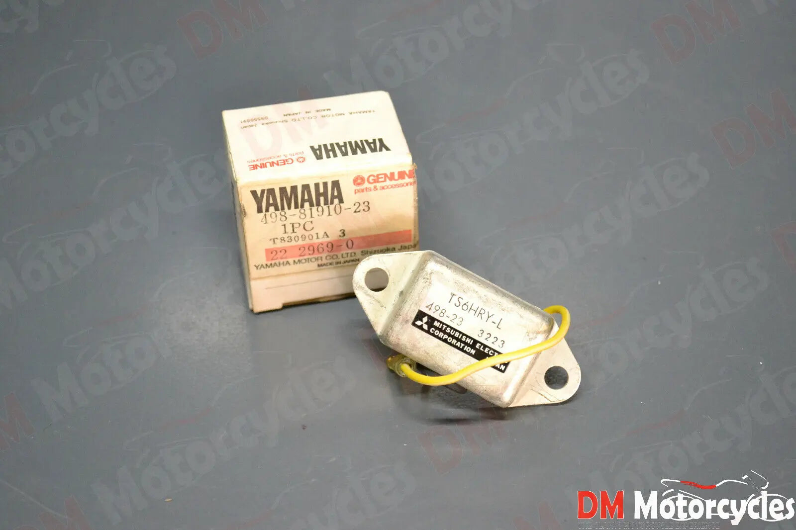 Yamaha genuine new dt125 dt175 dt250 dt400 voltage regulator pn 498-81910-23