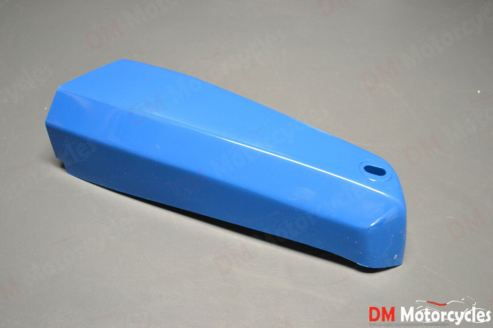 Yamaha genuine nos mate v80 v50 rear right tail cover pn 296-21741-00-g6