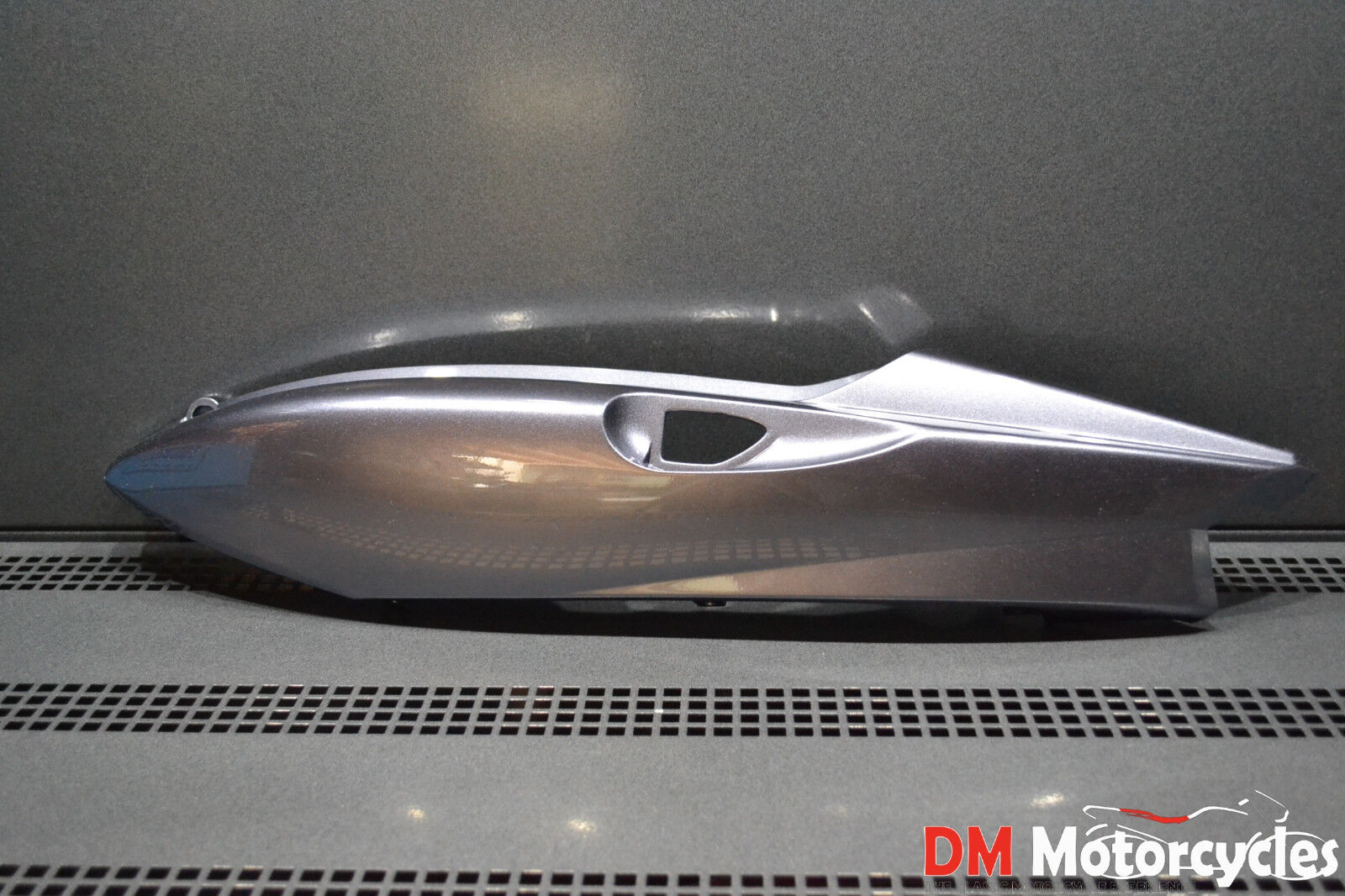 Yamaha genuine new tdm900 tdm 900 lh tail side cover pn 5ps-2471k-00-p0