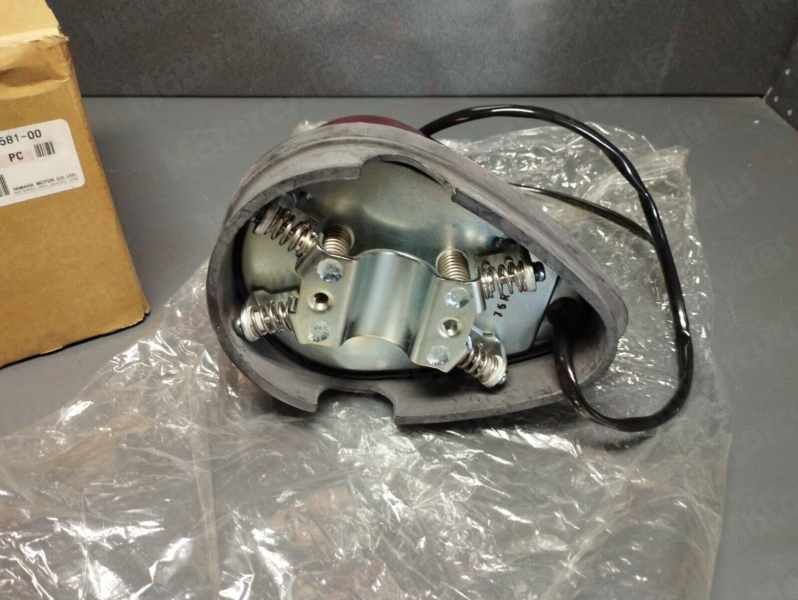 Yamaha genuine nos FZ 750P Police rotary beacon red light pn 4ch-84582-11