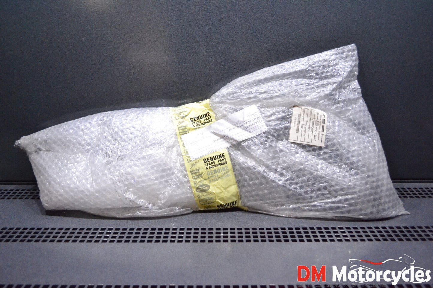 Piaggio genuine new gilera nexus 125 250 300 500 rh side cover pn 975496000c
