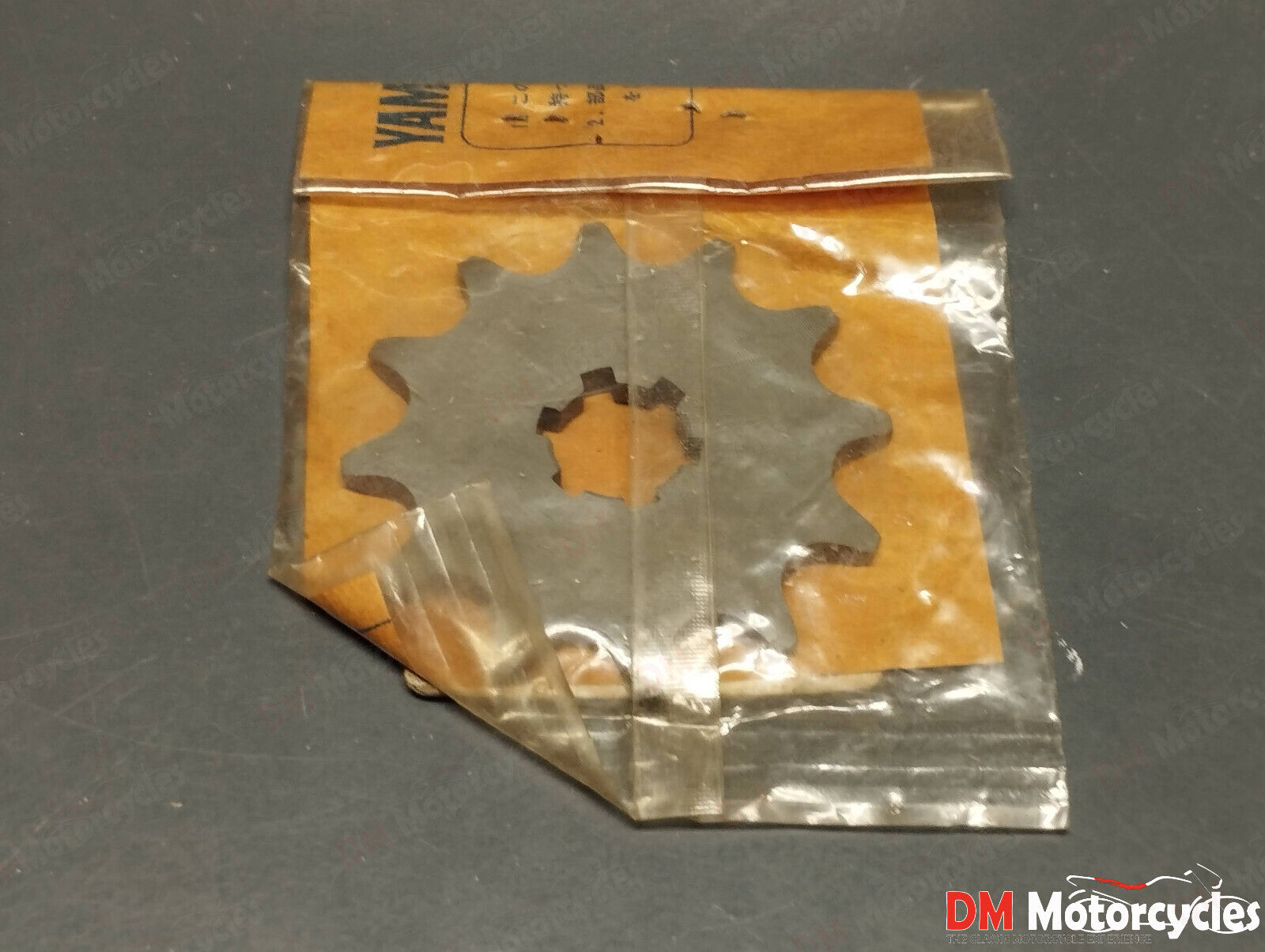 Yamaha oem yz 100 125 175 it 125 175 200 drive sprocket 11t pn 93832-11007