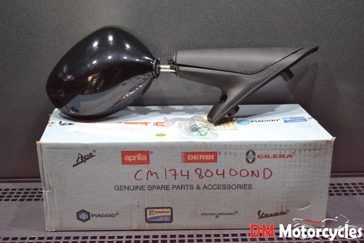 Piaggio genuine new x evo 125 250 400 rh mirror pn cm17480400nd