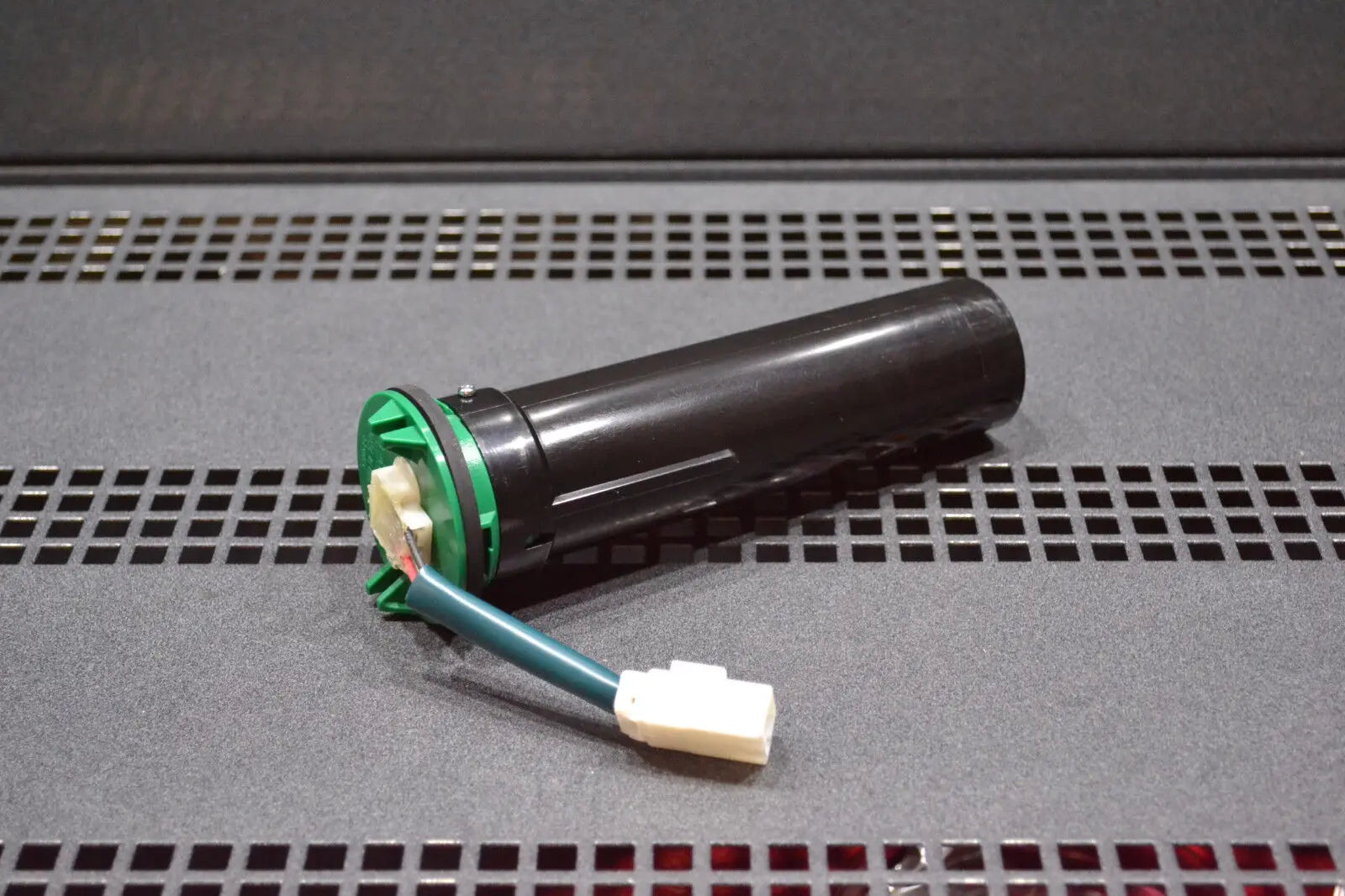 Piaggio genuine new nrg 50 extreme fuel float pn 581402