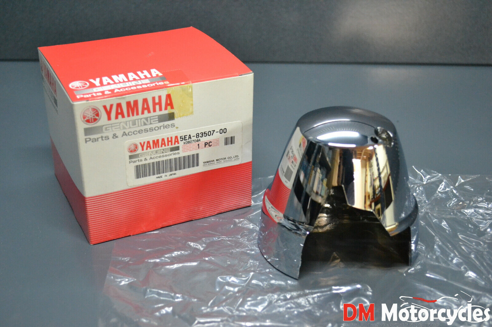 Yamaha genuine new xjr1300 xjr 1300 under speedometer case pn 5ea-83507-00
