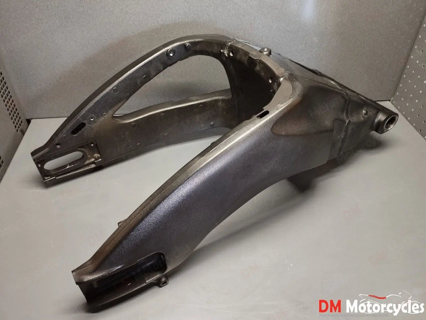 Suzuki genuine used GSX-S1000 swingarm swing arm with bearings