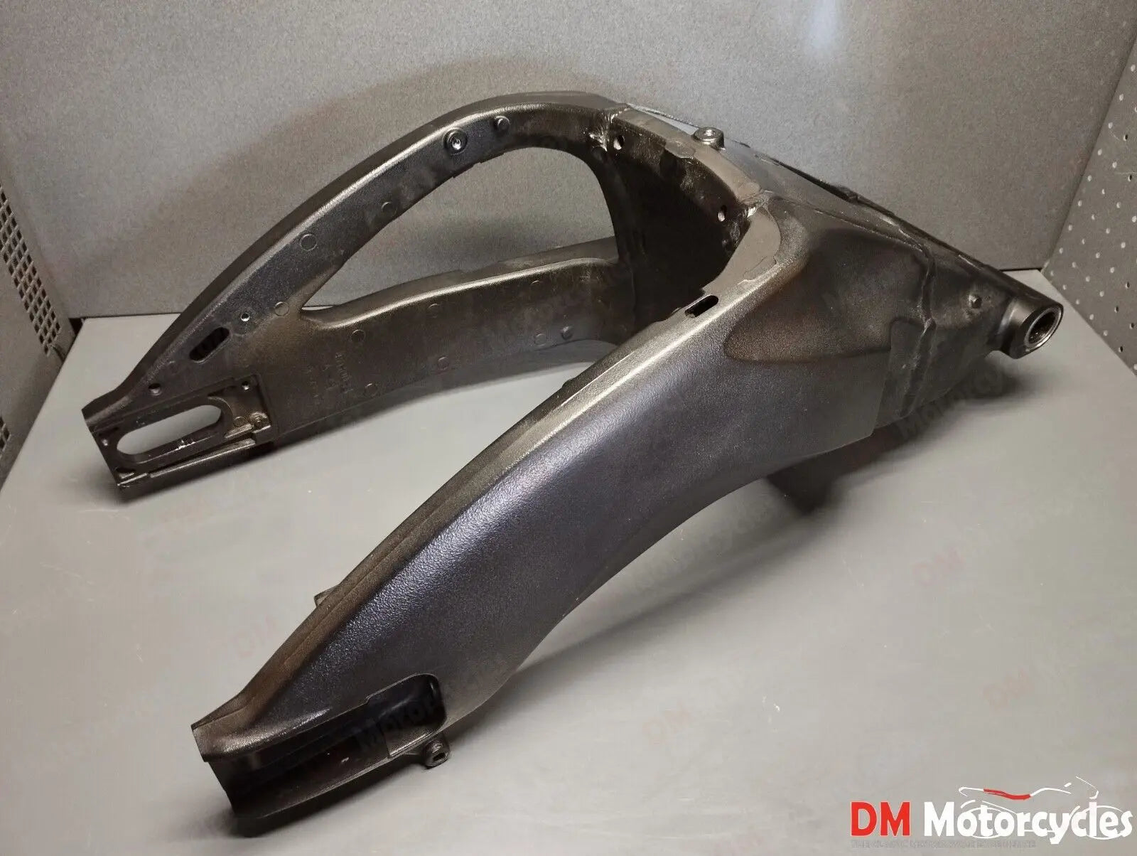 Suzuki genuine used GSX-S1000 swingarm swing arm with bearings