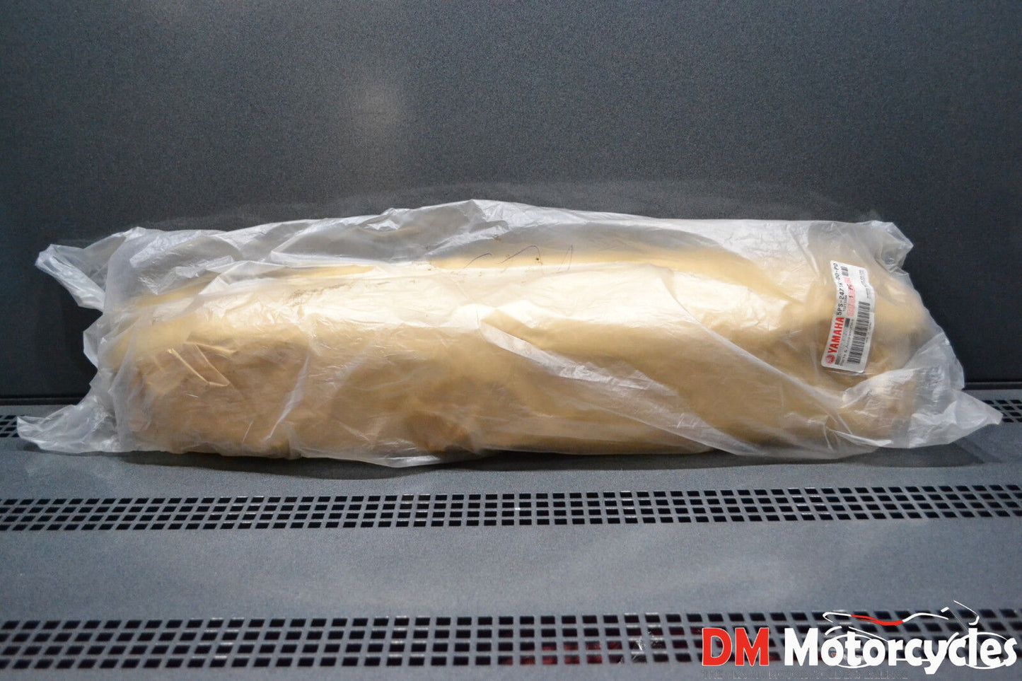 Yamaha genuine new tdm900 tdm 900 lh tail side cover pn 5ps-2471k-00-p0