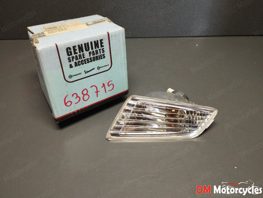 Piaggio genuine new vespa gt 125 200 gts 250 right front turn signal pn 638715