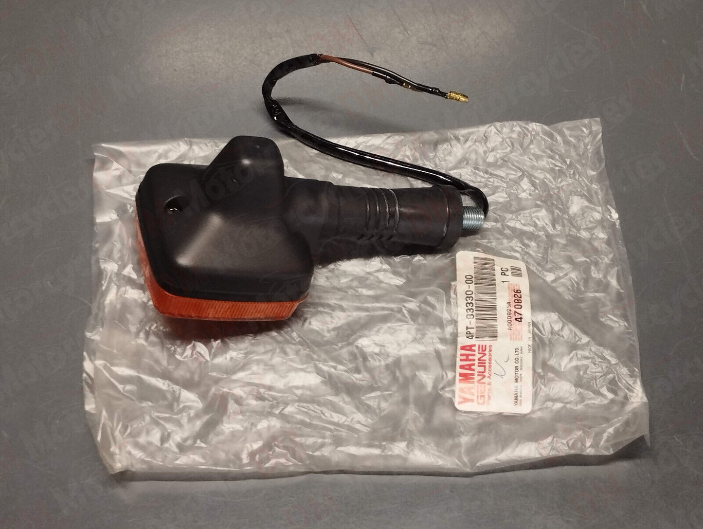 Yamaha genuine new xt 500 600 sr 125 left rear turn signal pn 4pt-83330-00