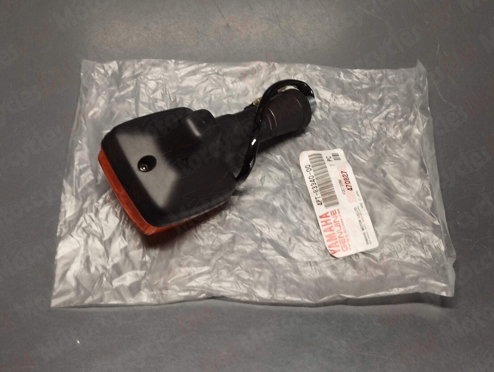 Yamaha oem new xt 500 600 95-02 sr 125 96 97 right rear turn signal 4pt-83340-00