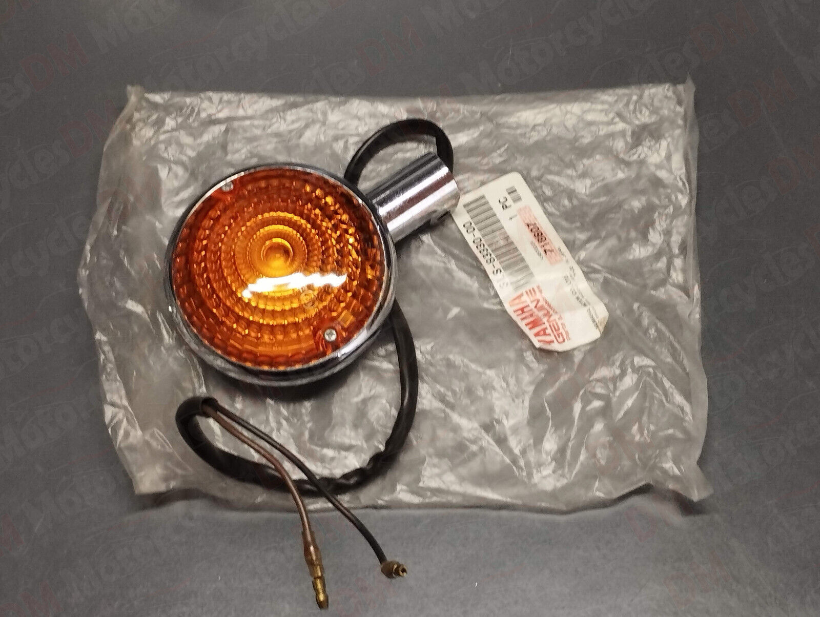 Yamaha genuine new xv 125 240 250 rear left turn signal pn 3ls-83330-00