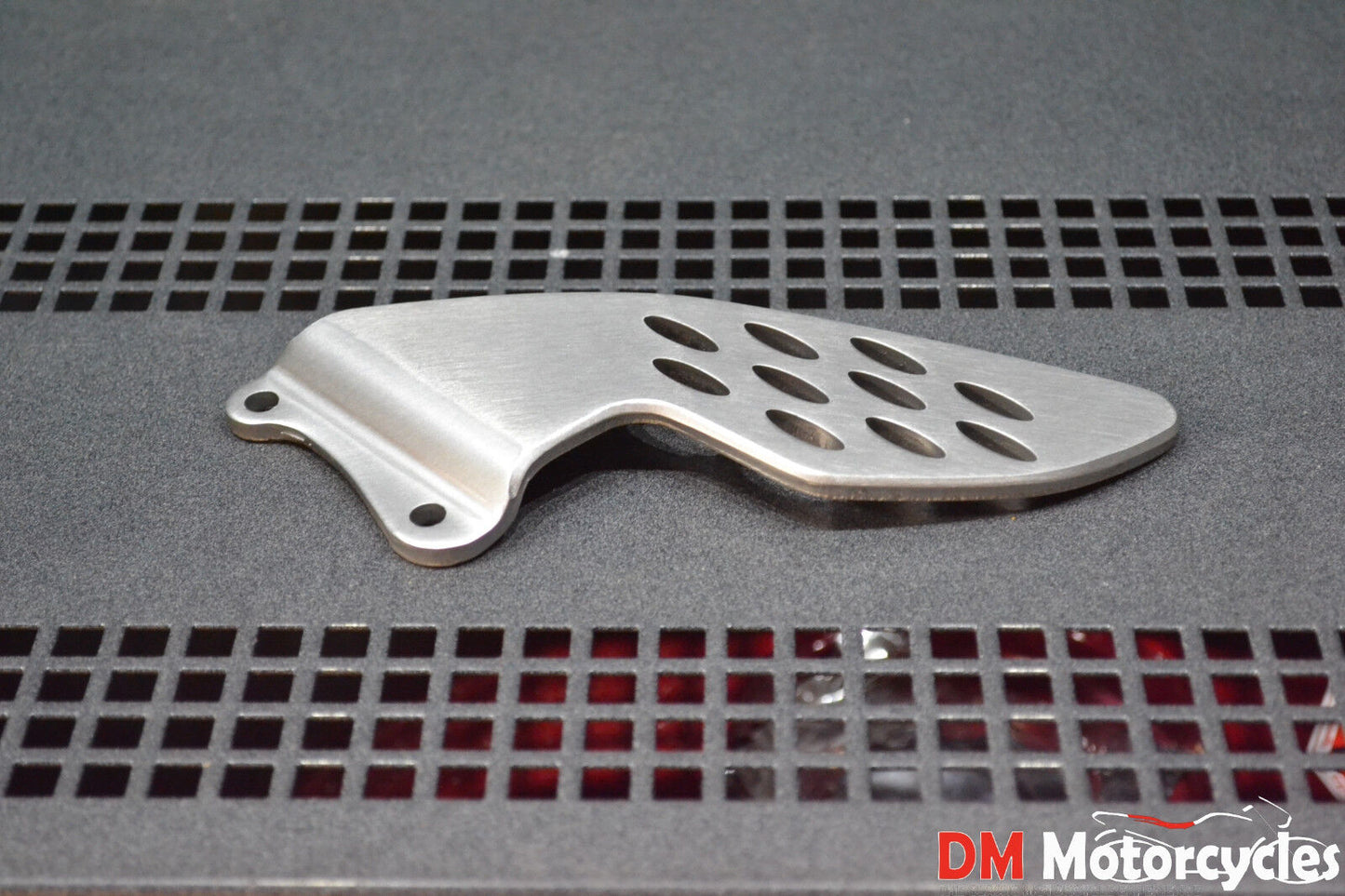 Yamaha genuine new yzf r1 04 - 06 lh foot peg plate pn 5vy-27445-00