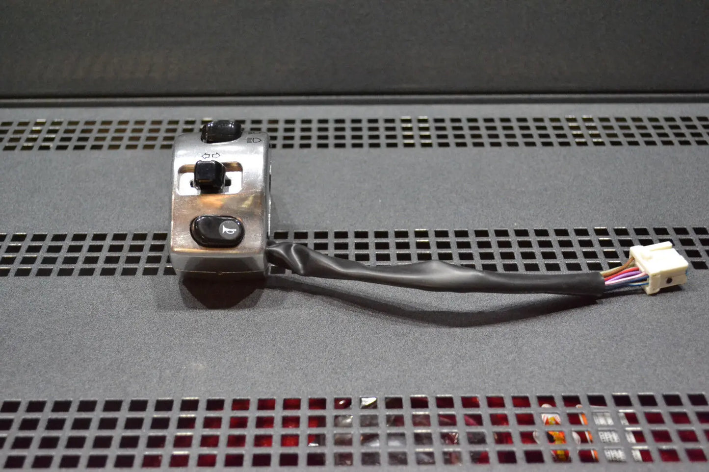 Piaggio genuine new beverly 125 200 switch gear pn 582738