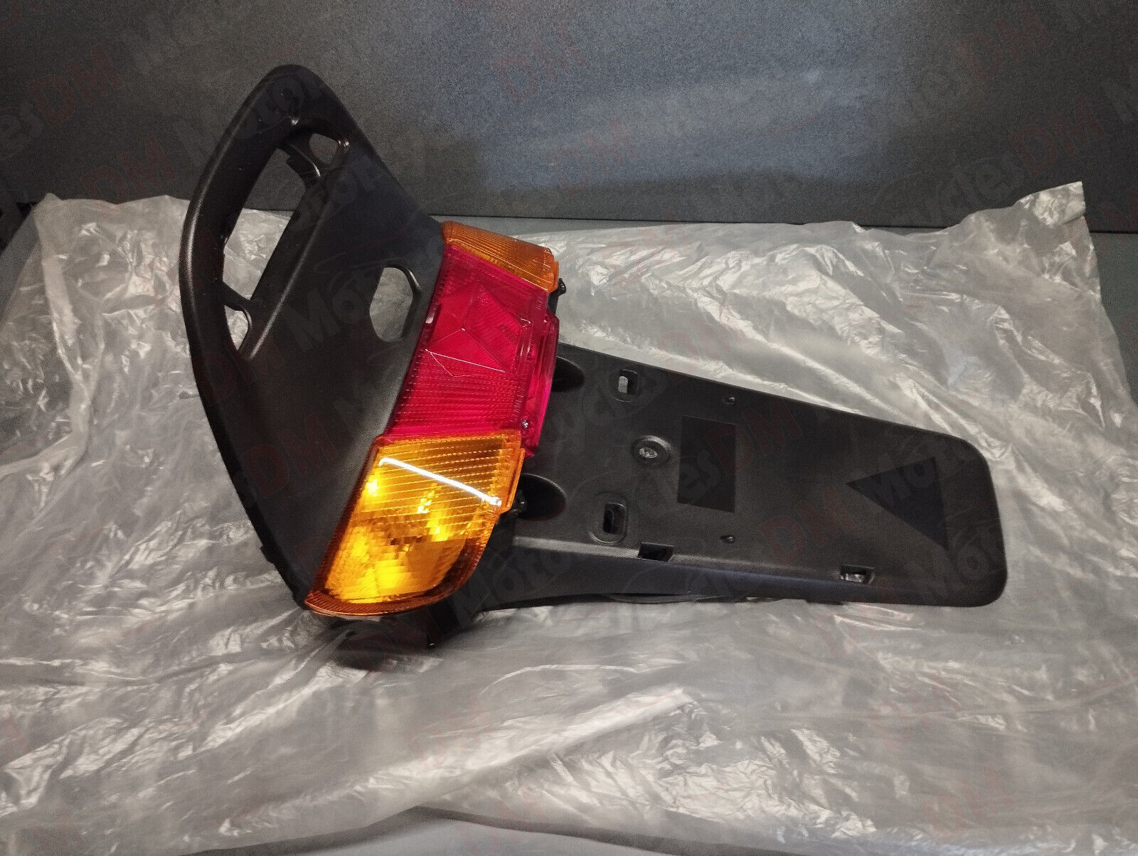Yamaha genuine new axis ya 90 50 1990-97 taillight assy pn 3vp-84700-00