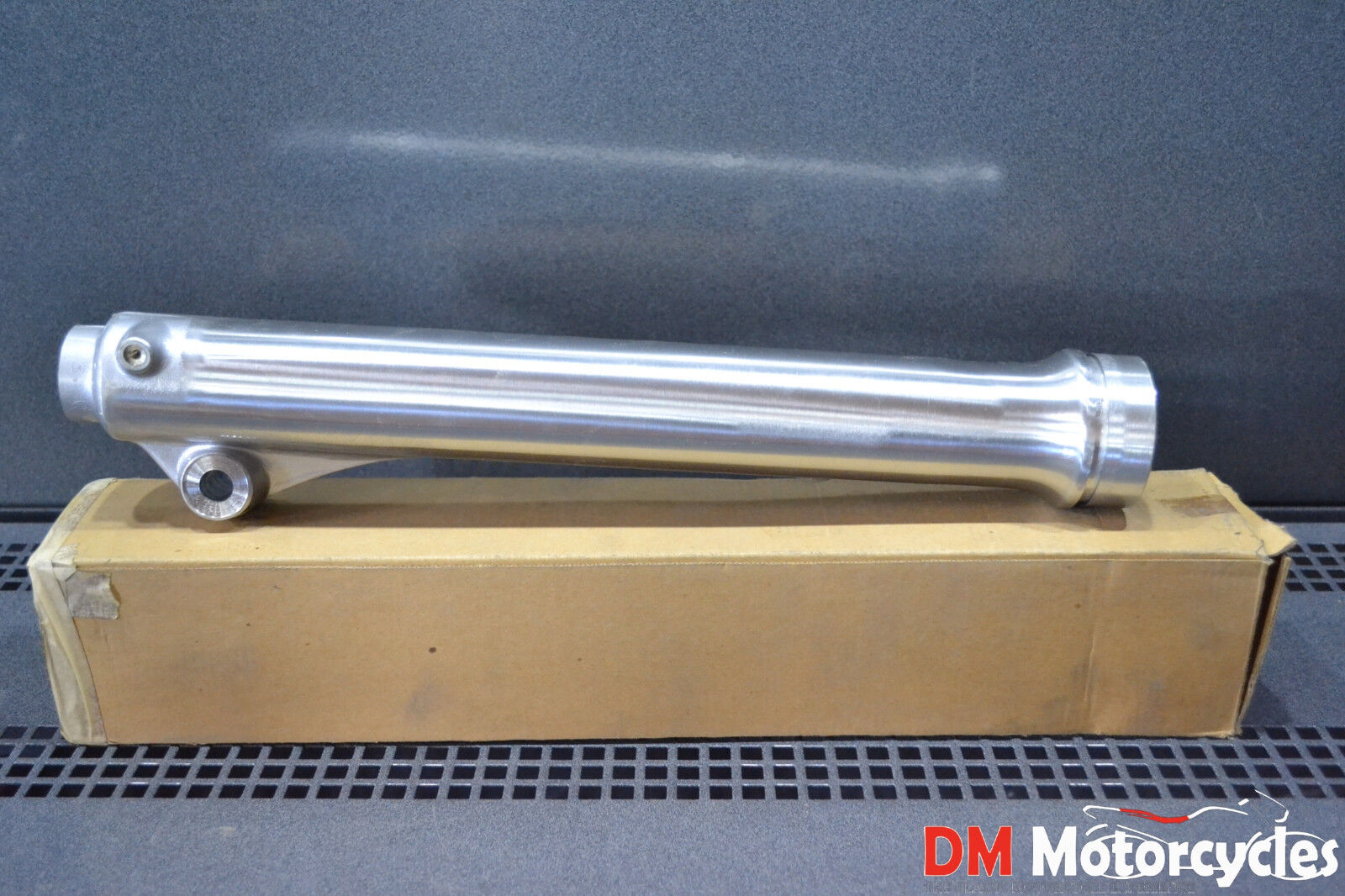 Yamaha genuine nos yz100 it125 1980 - 1981 outer tube comp lh pn 3r2-23106-00
