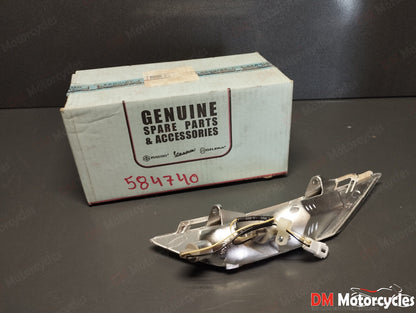 Piaggio genuine new x8 125 - 400 front left turn signal pn 584740
