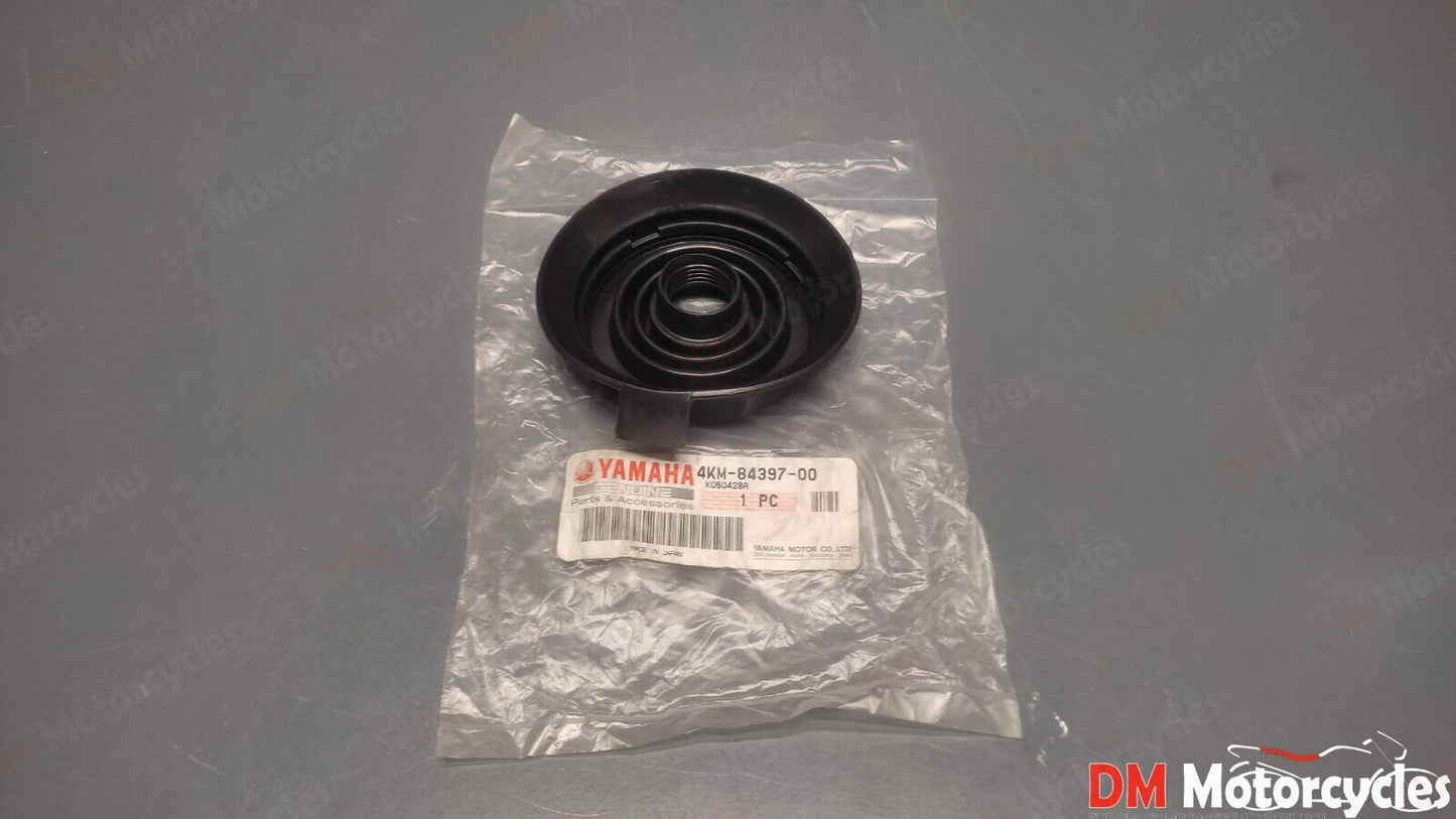 Yamaha genuine new yzf r1 01 - 02 headlight bulb rubber cover pn 4km-84397-00