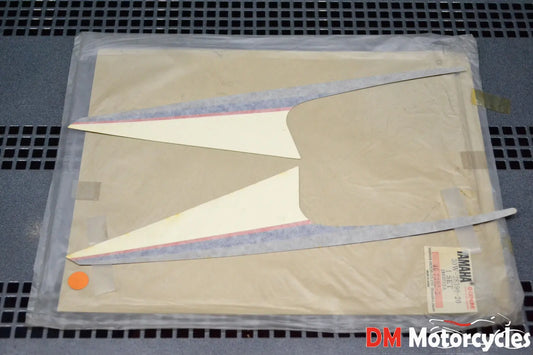 YAMAHA GENUINE NOS RD125LC RD 125 1984 FRONT COWLING DECALS PN 30W-28390-20