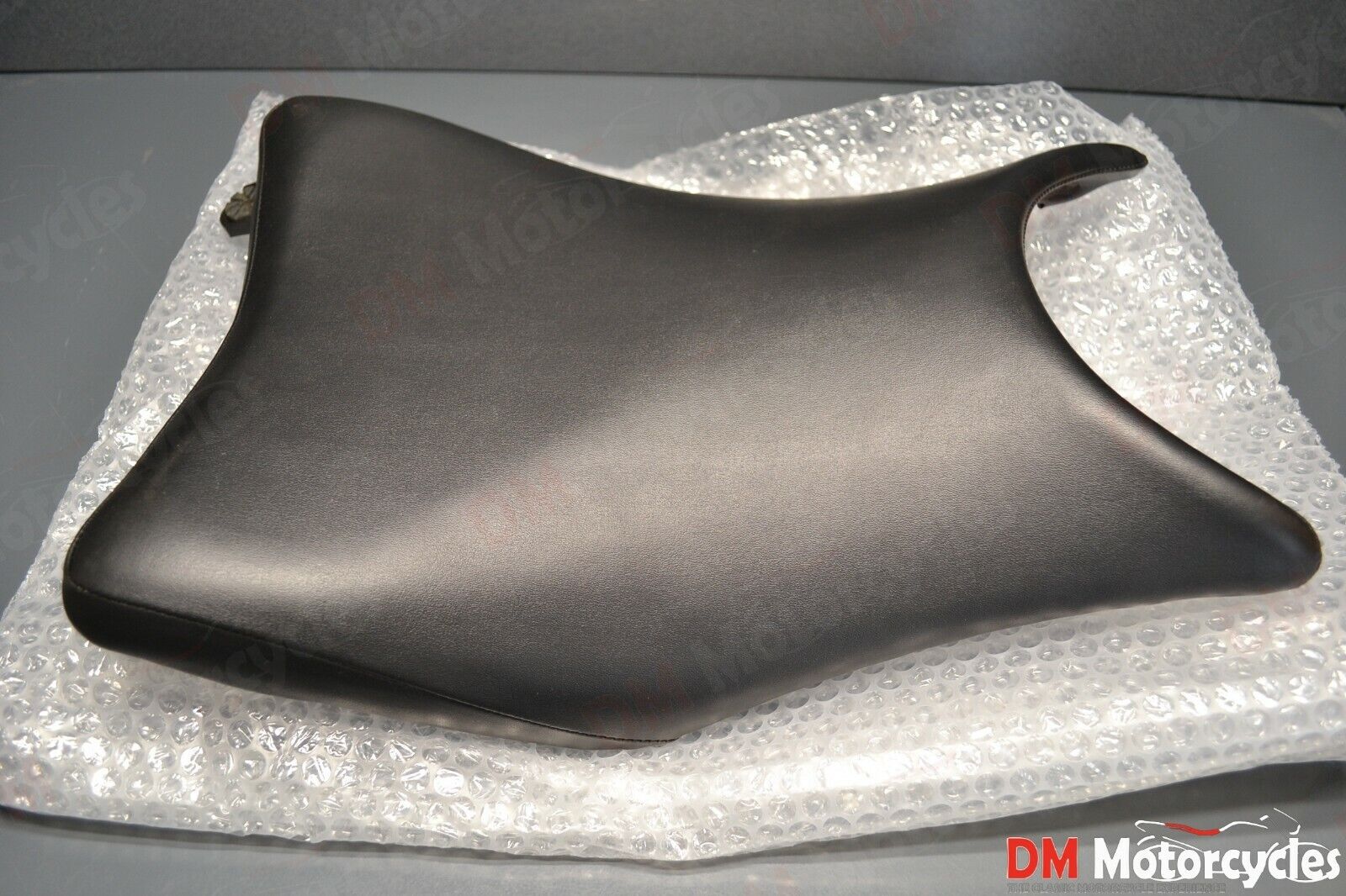 Honda genuine new cbr125 cbr250 seat pn 77100-kpp-t000