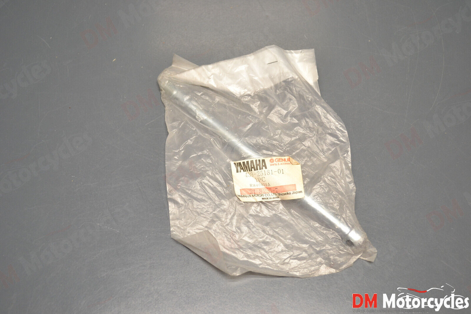Yamaha genuine nos ysr 50 lb 50 80 lc 50 chappy front wheel axle pn 439-25181-01