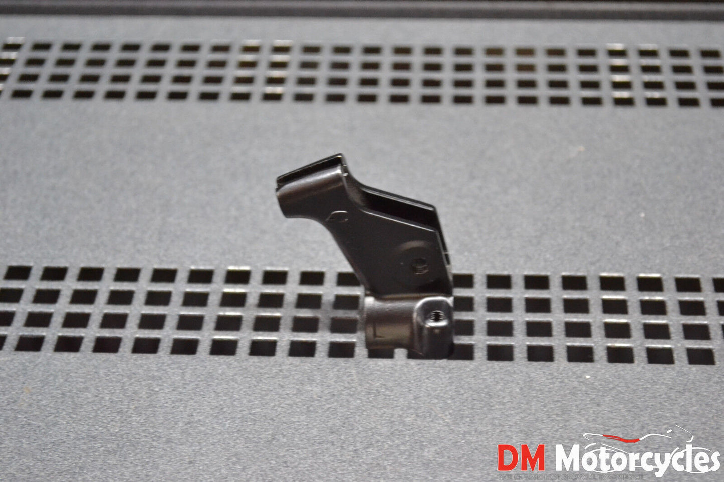 Yamaha genuine nos xt250 xt350 84 - 91 lever holder 1 pn 33g-82911-00