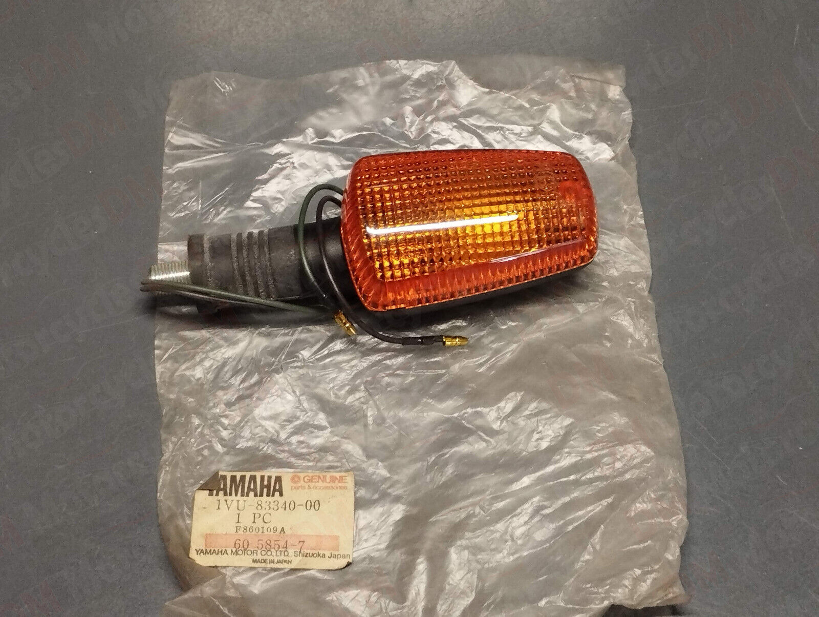 Yamaha genuine new fz 750 rd 350 srx 600 rear right turn signal pn 1vu-83340-00