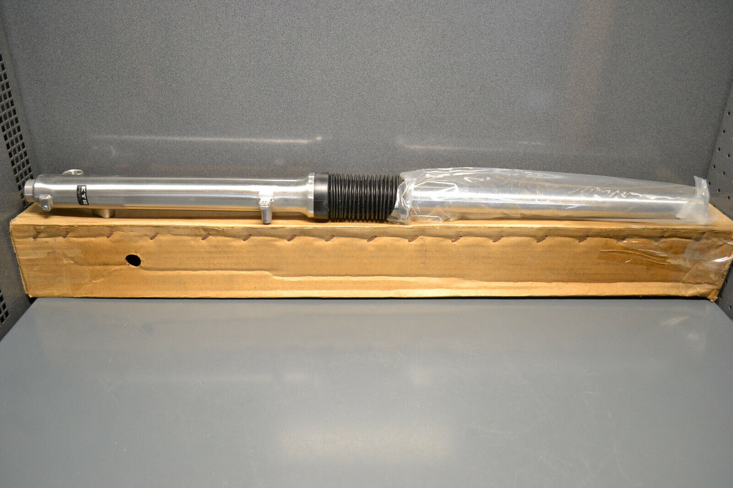 Yamaha genuine nos xt125 xt 125 1982 1983 front left fork pn 25a-23102-00