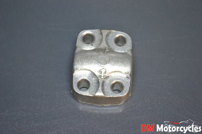 Yamaha genuine nos xt600z xt 600 1986 axle holder bracket pn 34l-23167-00