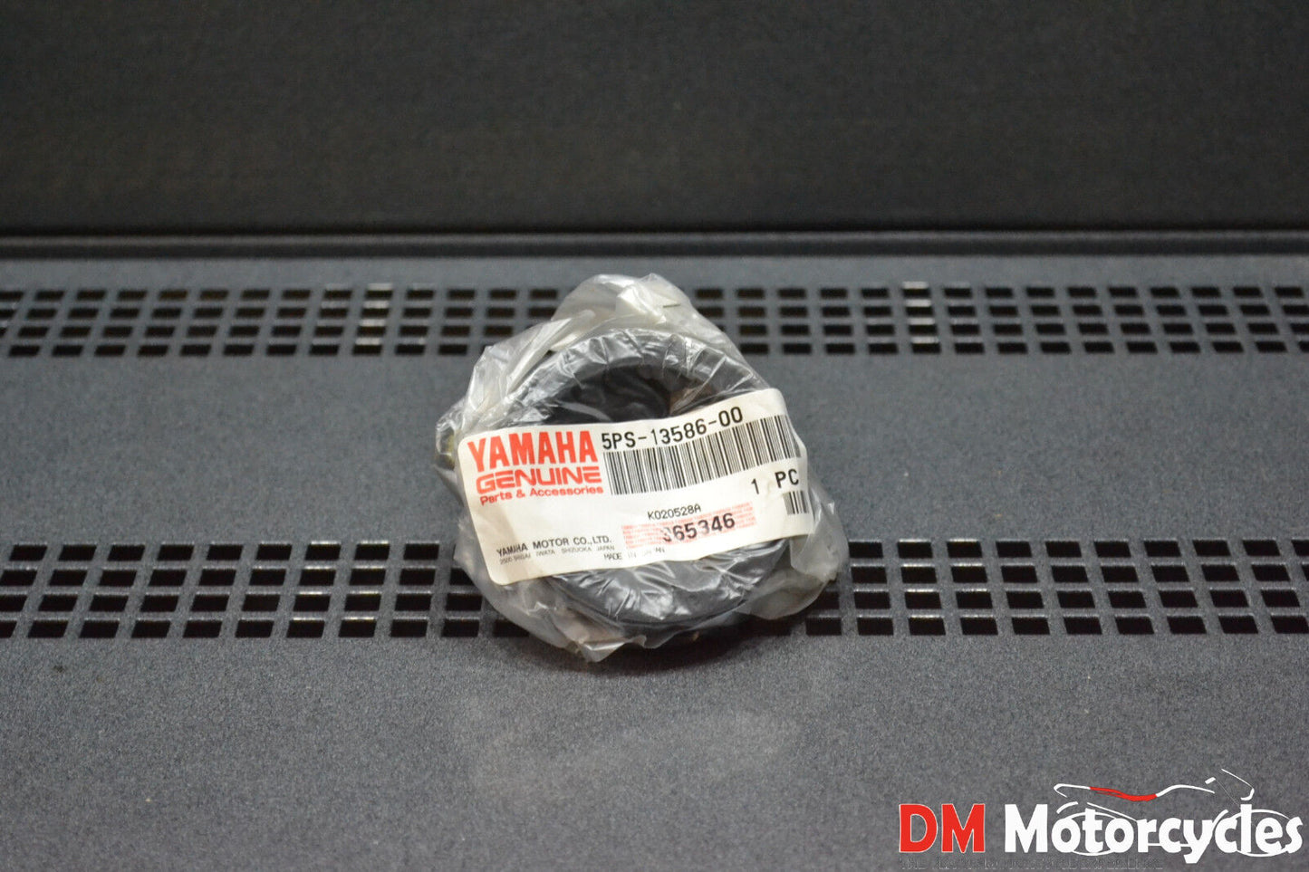 Yamaha genuine new tdm 900 carburetor joint 1 pn 5ps-13586-00