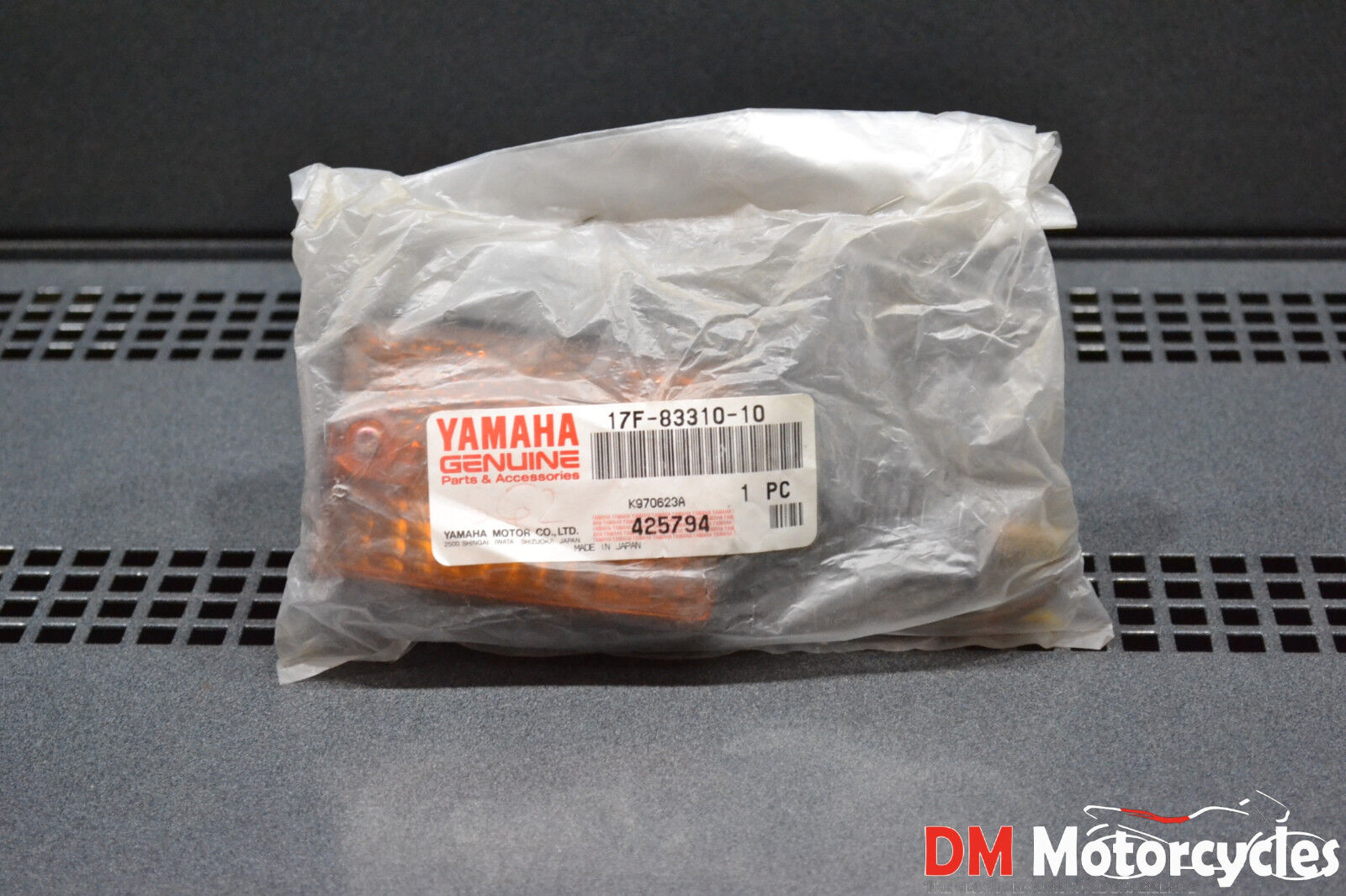 Yamaha genuine new xt 125 xt 200 dt 50 82 - 90 front turn signal pn 17f-83310-10