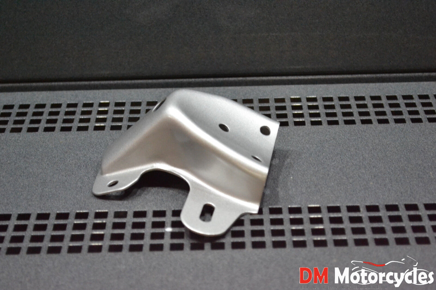 Yamaha genuine nos yb125 ya6 brake light number plate holder pn 254-84751-00-35