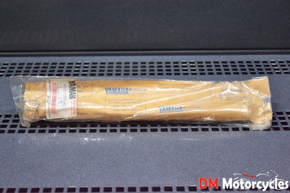 Yamaha genuine nos ac1 ct1 mx dt xt ty yz 69-83 rear wheel axle pn 401-25381-00