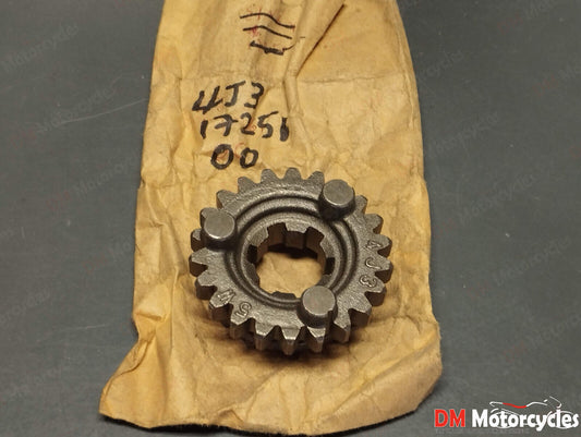 Yamaha genuine new dt 125 rt 180 transmission 5th wheel gear (22t) 4j3-17251-00