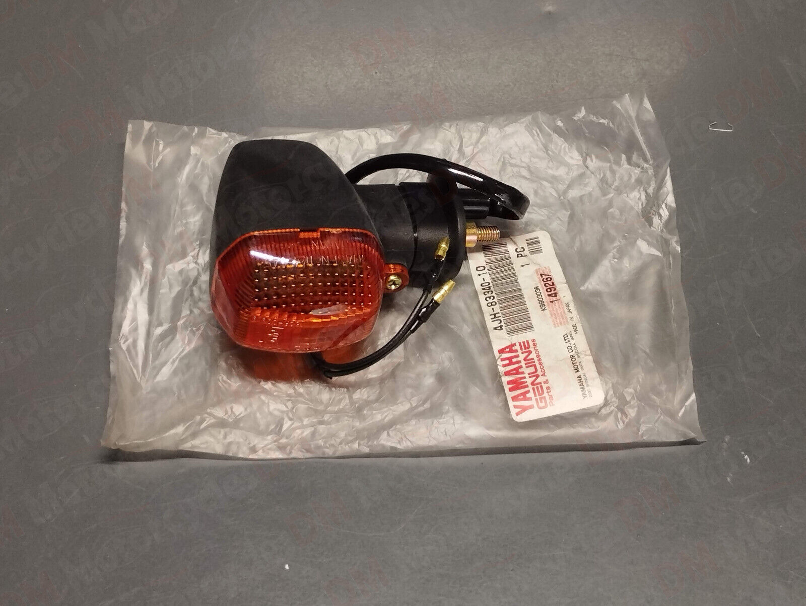 Yamaha oem yzf 600 750 r1 r7 trx850 fzr600 rear right turn signal 4jh-83340-10