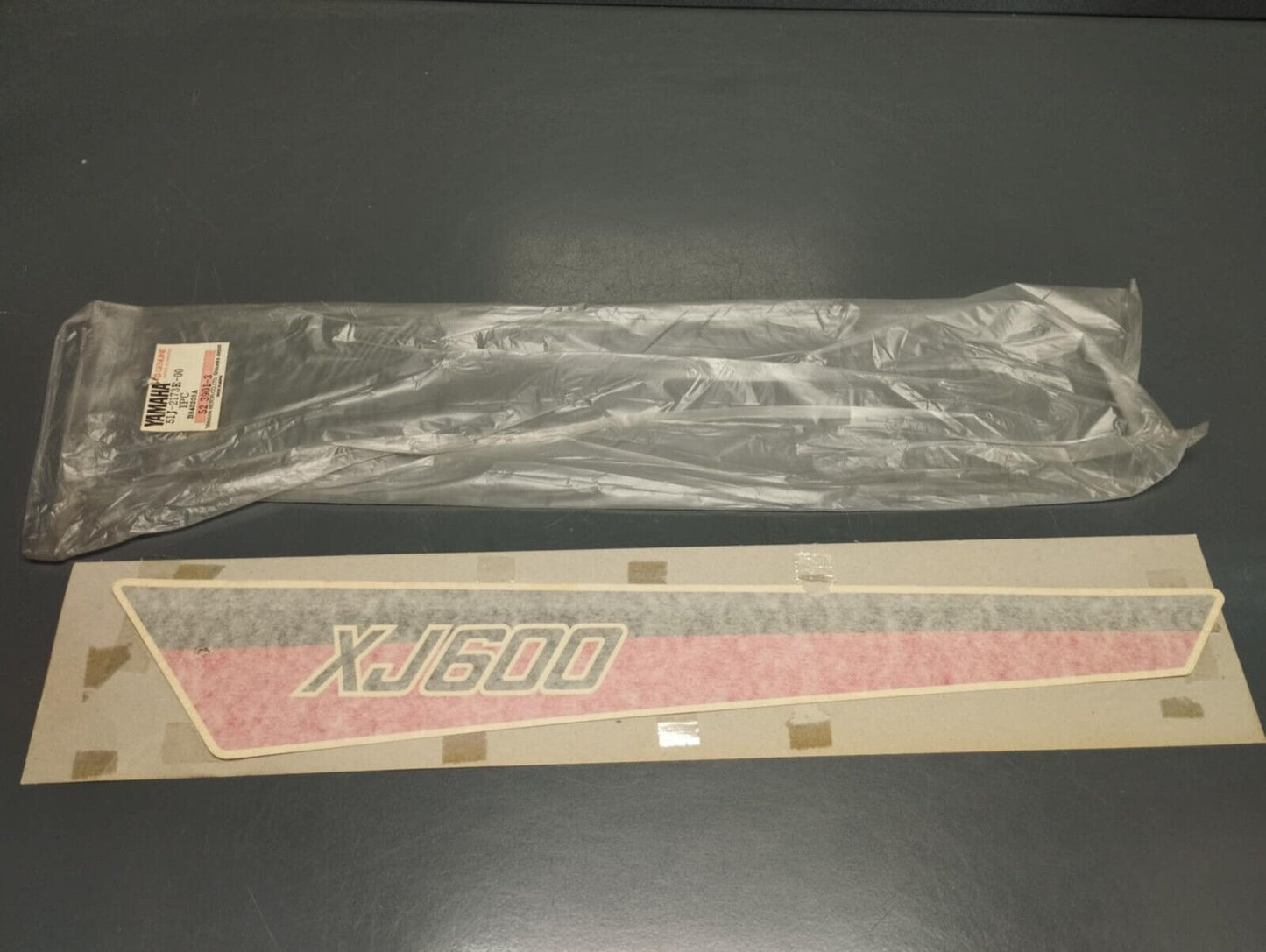 Yamaha genuine nos punctured xj 600 1984 graphic 1 sticker decal pn 51j-2173e-00