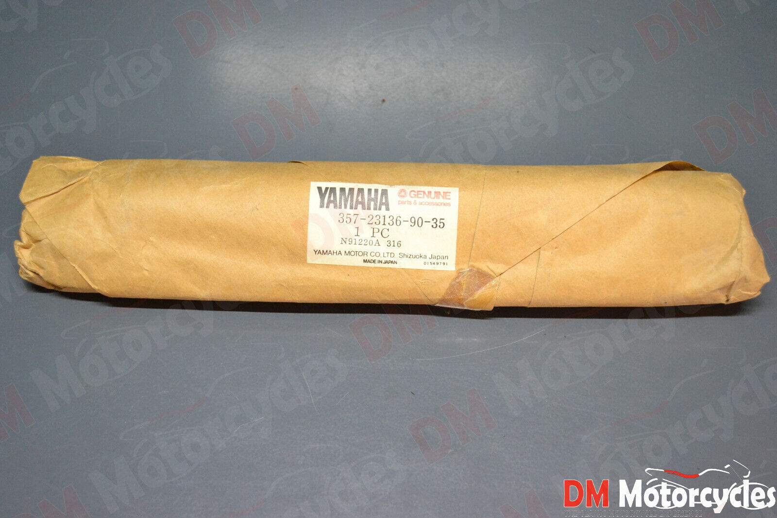 Yamaha genuine nos yb90 left front outer tube pn 357-23136-90-35