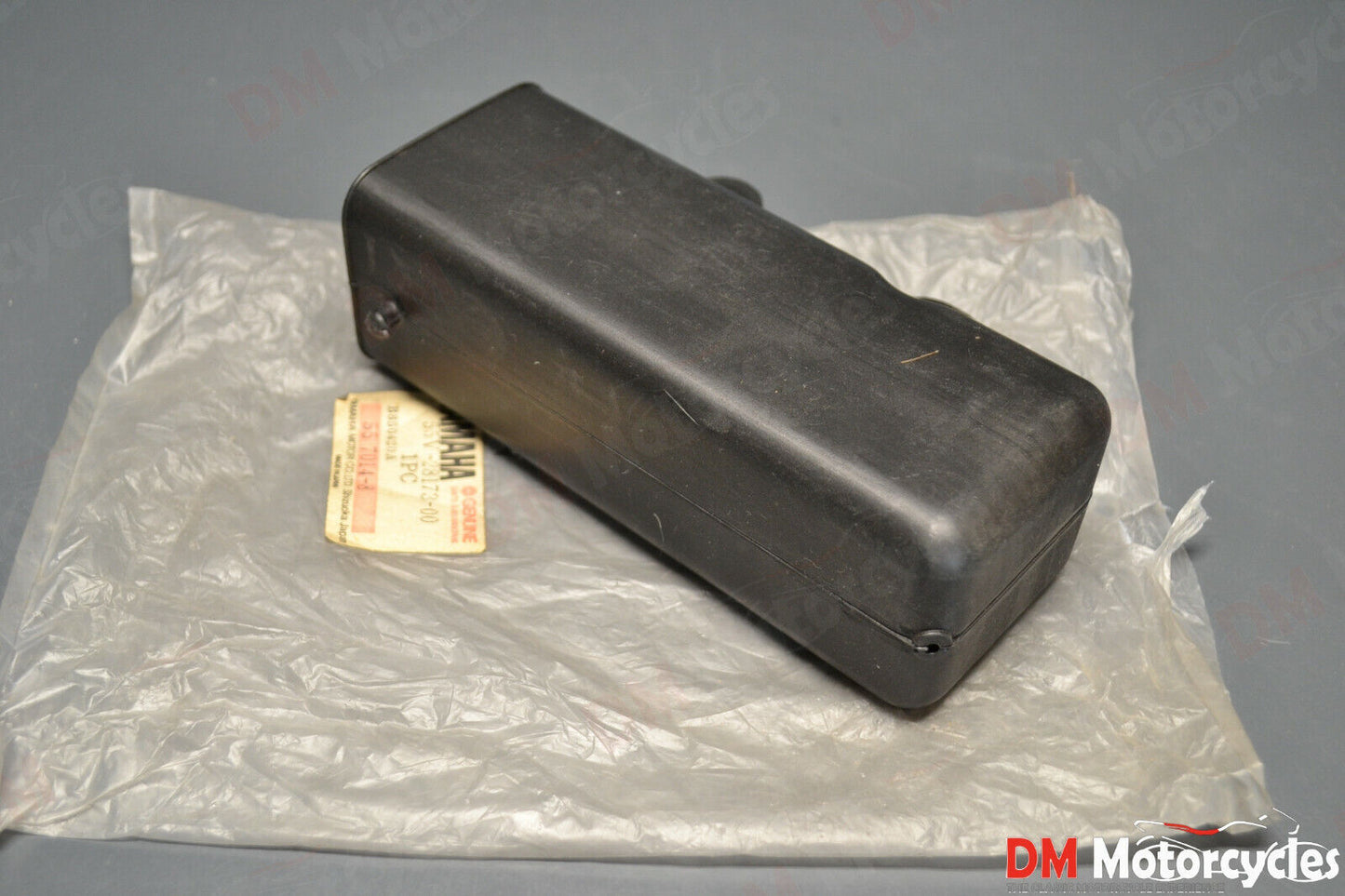  Yamaha genuine nos xt225 serow 1992 - 1995 tool box pn 55v-28173-00 