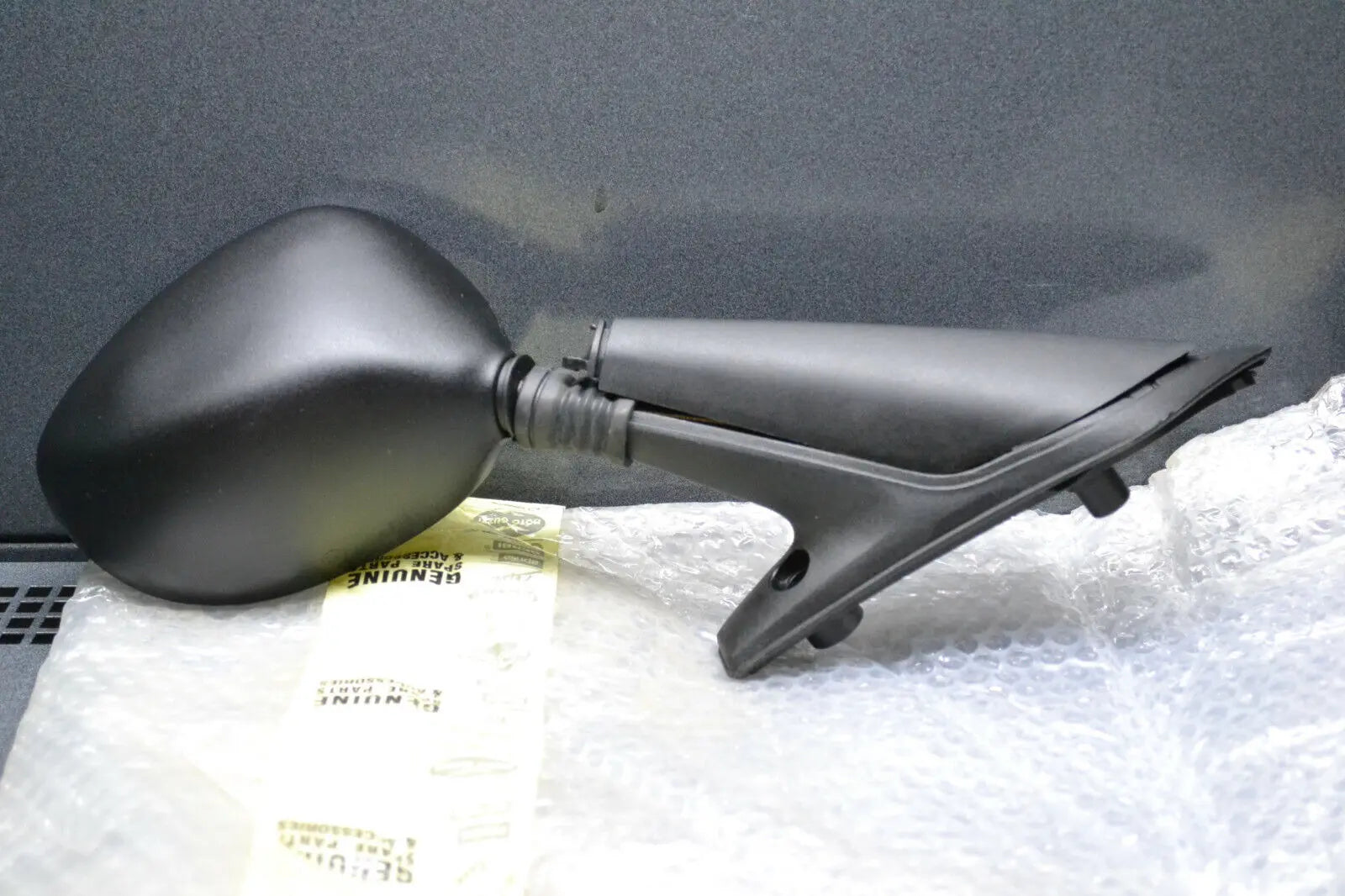 Piaggio genuine new x8 125 - 400 2004 - 2008 right mirror pn cm174801