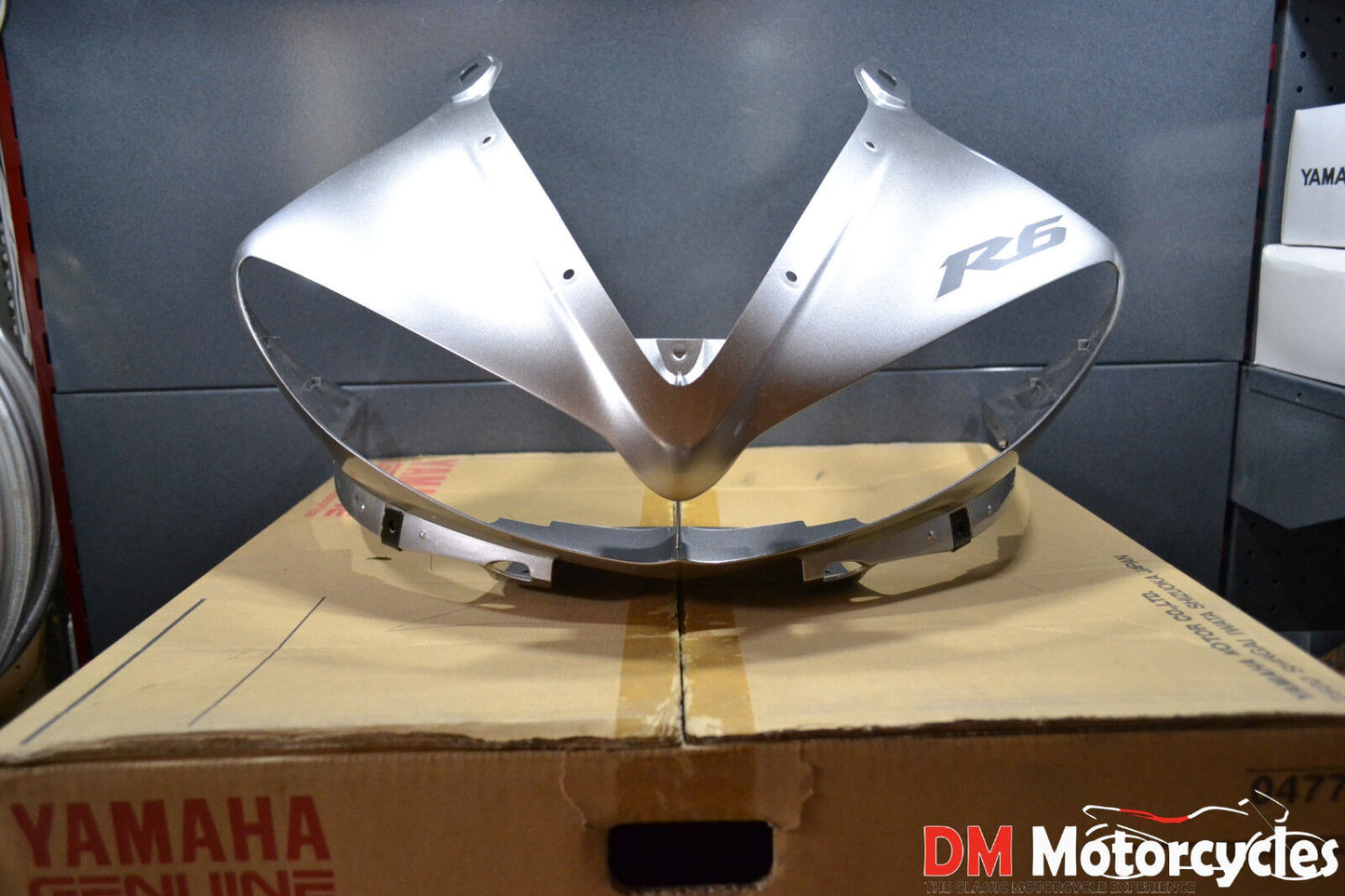 Yamaha genuine new yzf r6 2003 upper cowling pn 5sl-y283g-20-p2
