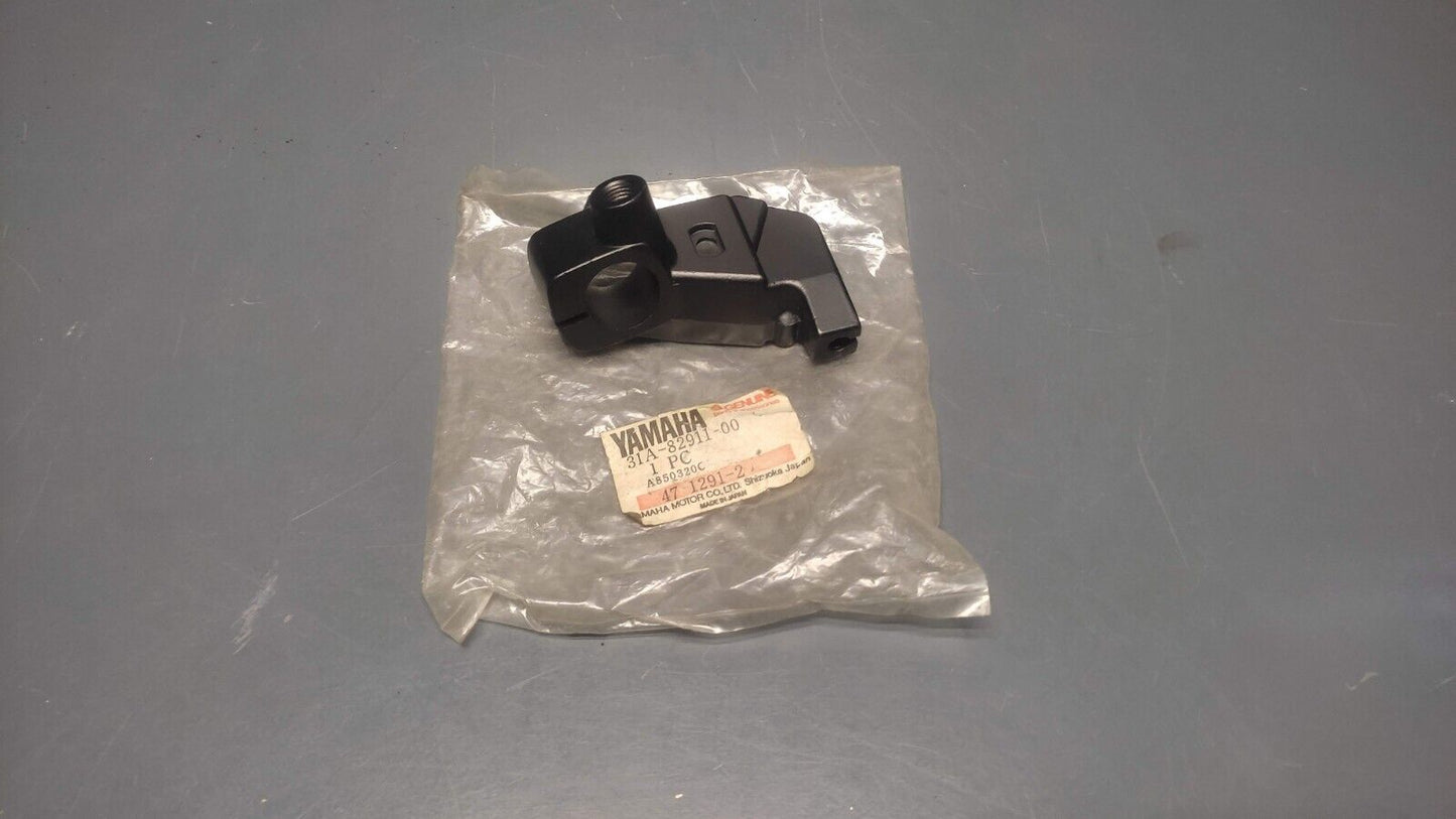 Yamaha genuine nos fj 600 xj 900 fz 600 yx 600 srx 600 lever holder 1 pn 31a-82911-00