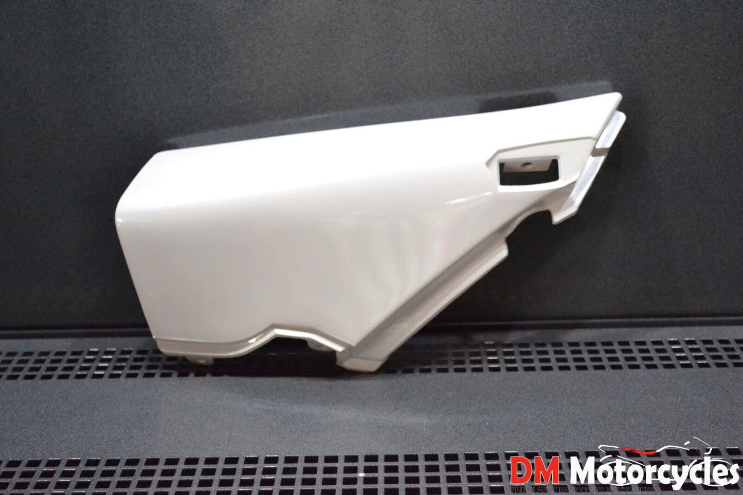 Yamaha genuine nos fj600 fj 600 85 rear side cover 2 pn 33m-2163a-00-ge