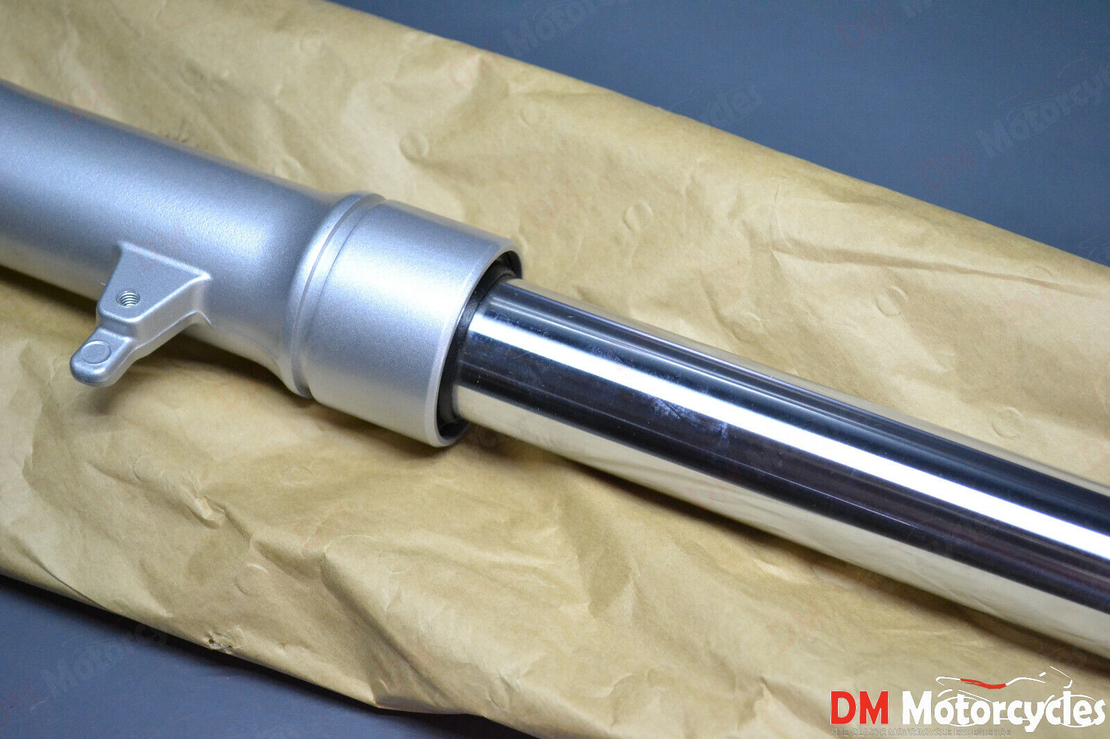 Yamaha genuine new XT600 XT 600 1997 left fork assy pn 4pt-23102-00