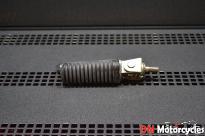 Yamaha genuine new yzf1000r front footrest lh pn 4sv-27410-10