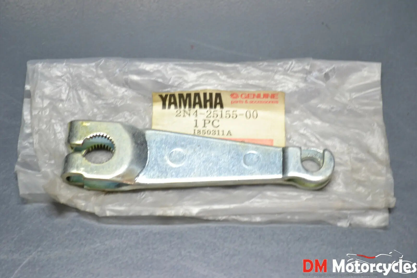 Yamaha genuine dt 100 175 xt 125 200 mx 100 front brake lever shaft pn 2n4-25155-00