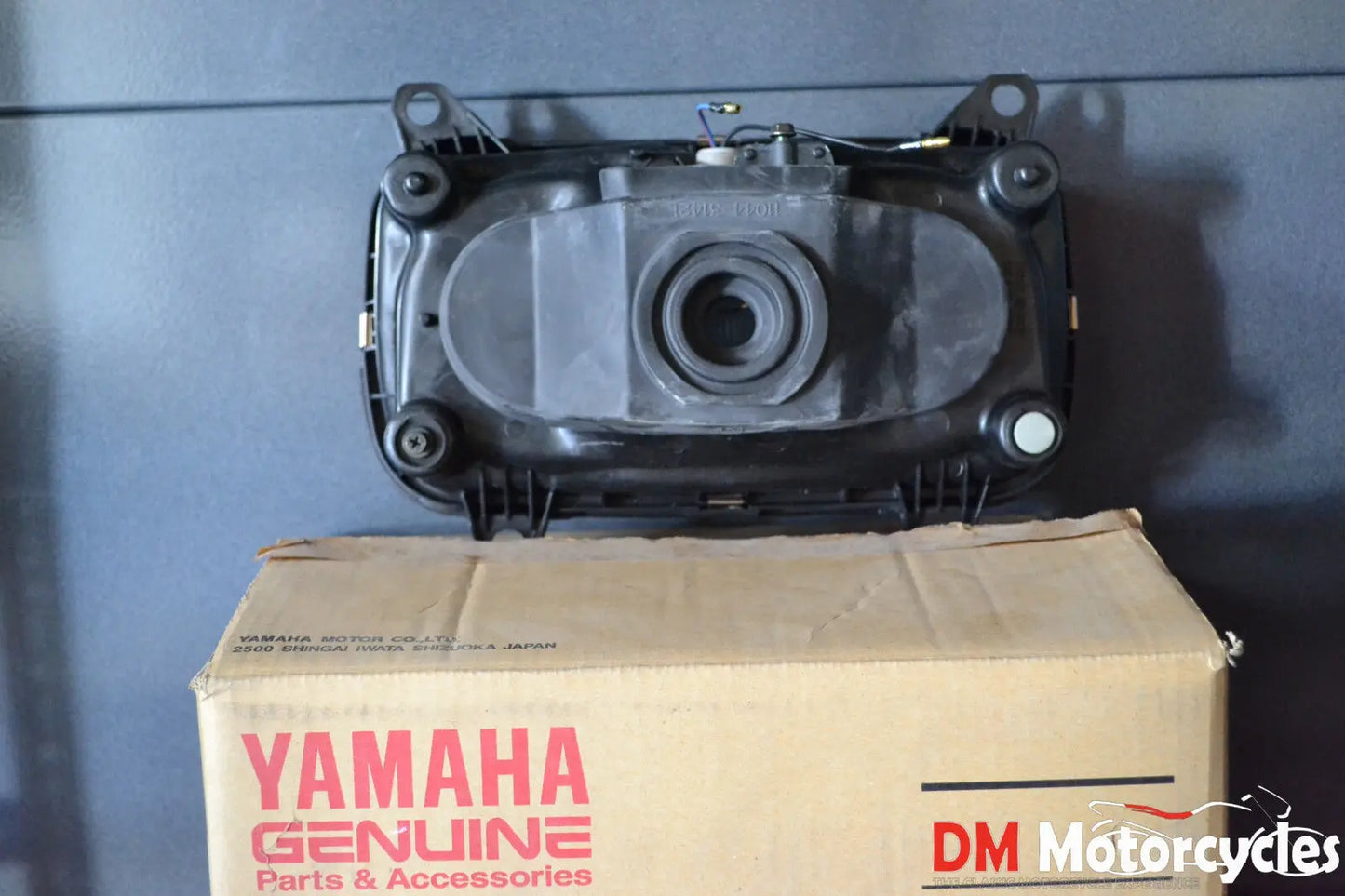 Yamaha genuine new fz750 fz 750 genesis 1fn 1987 - 90 headlight pn 1fn-84303-e0